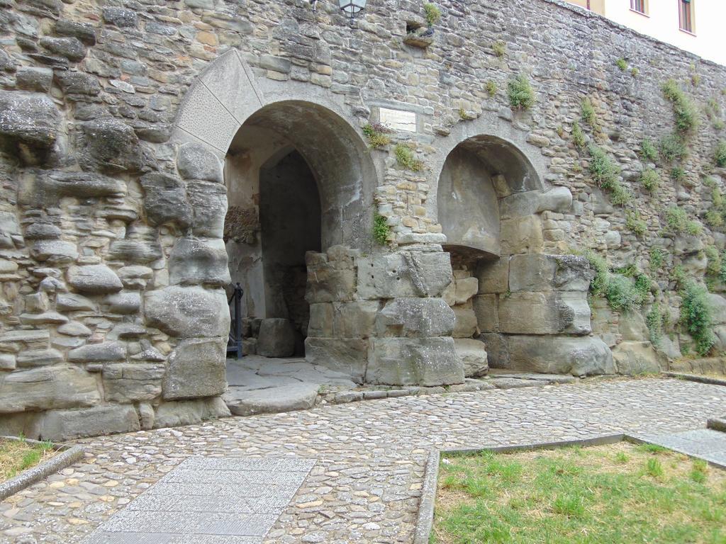 Domus Ghibellinae- Fonte Di San Benedetto Apartment Cortona Phòng bức ảnh
